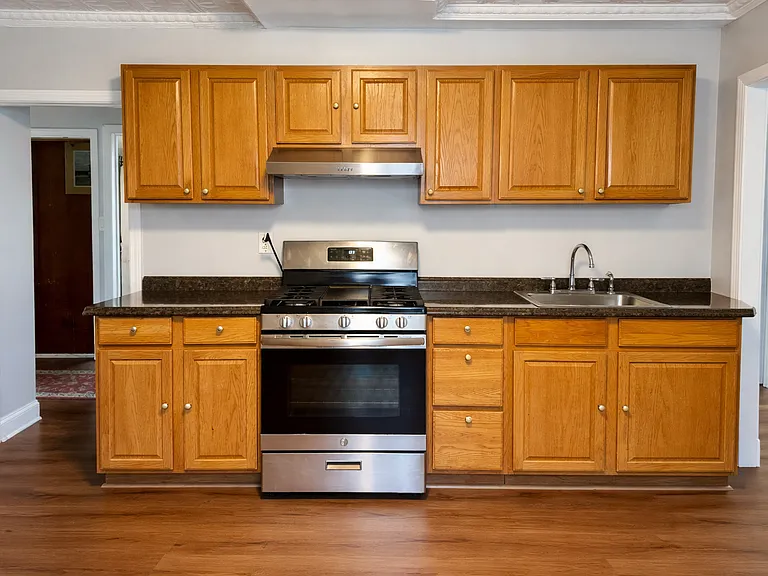 39 Montrose St #2 — Photo 5