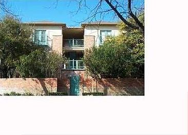 1st image of 914 W 22nd 1/2 St #303