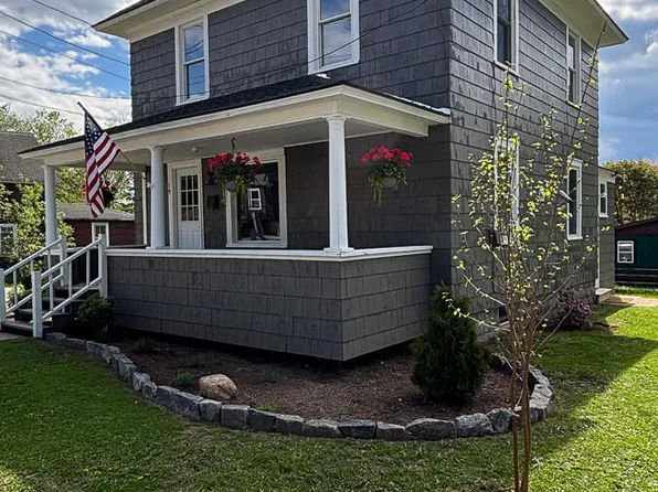 19 Mount View Ave, Tupper Lake, NY 12986