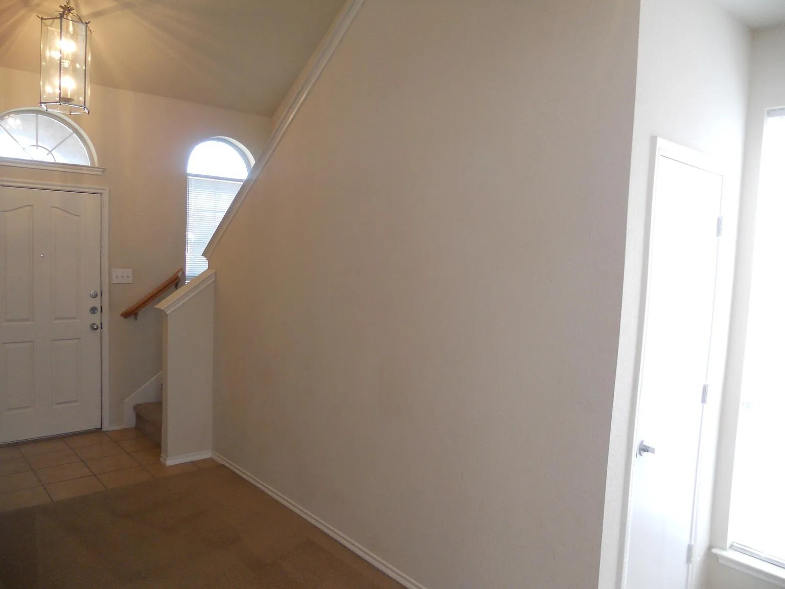 4 bed, 2.5 bath, 2289 sqft, $2,290 — Photo 2