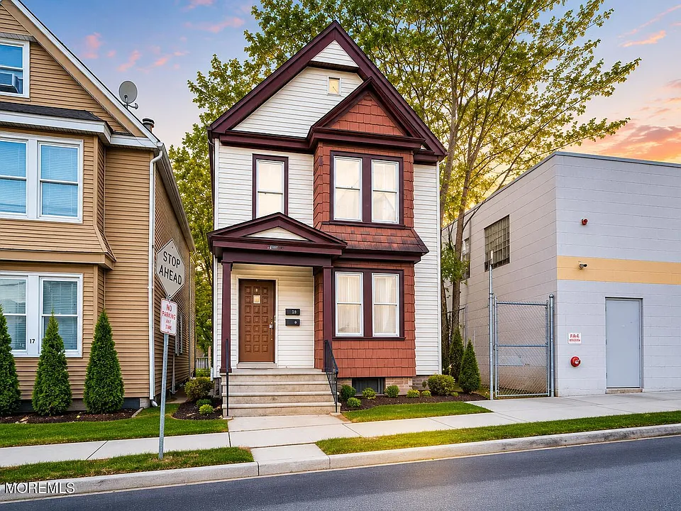81 Holmes St