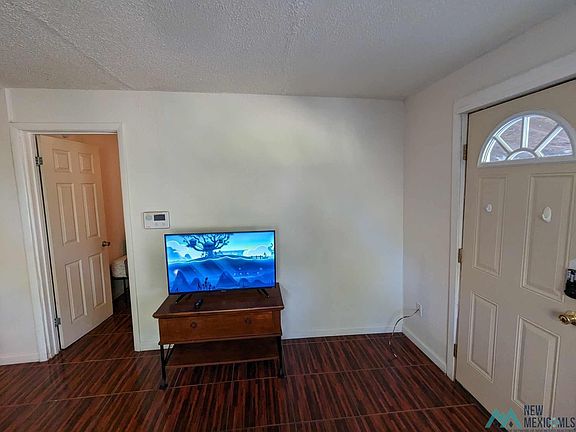 3rd image of 601 Irvin St