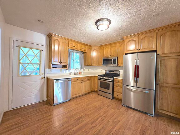 2nd image of 139 Wisteria Ln