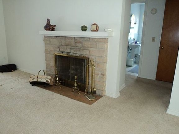3rd image of 3420 Riverview Ct