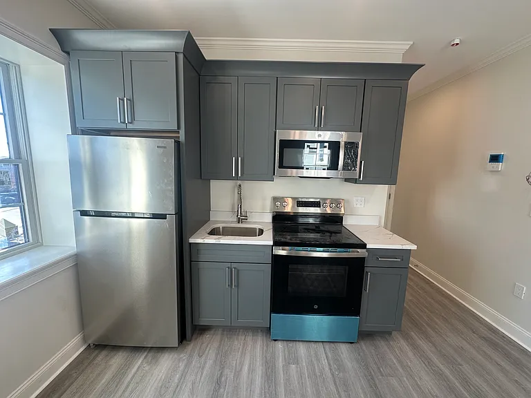 134 Linden St #102 — Photo 4