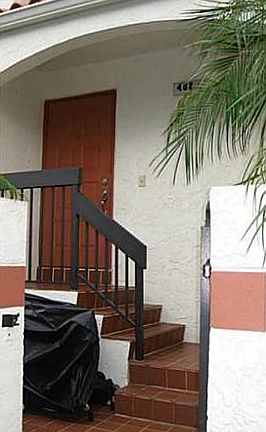 2nd image of 402 Liberty Ct Unit #402