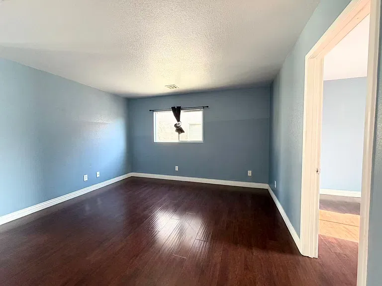 709 Jewel Tower St — Photo 11