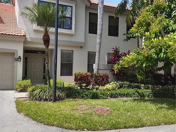 2nd image of 5801 Coach House Cir APT B