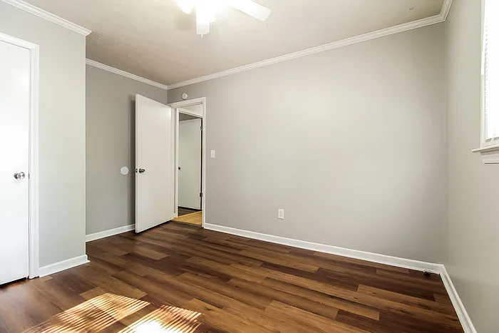 402 Roosevelt Dr — Photo 9