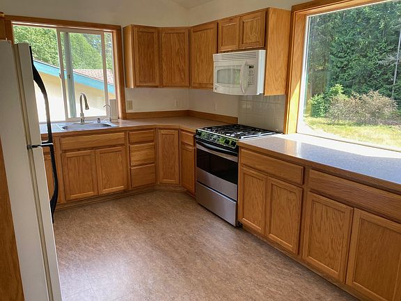 3rd image of 6856 NE West Port Madison Rd Suite B