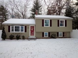 102 Tamarack Dr, Springfield, MA 01129