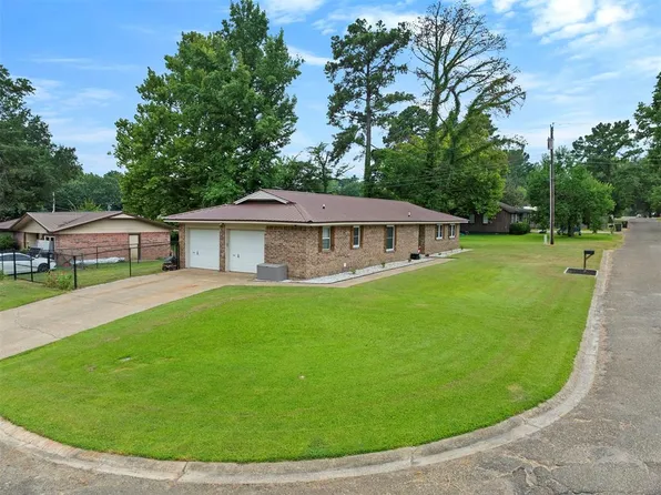 1402 SE Jackson St, Idabel, OK 74745