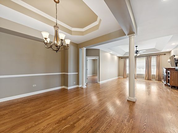 5th image of 880 Woodglen Ln