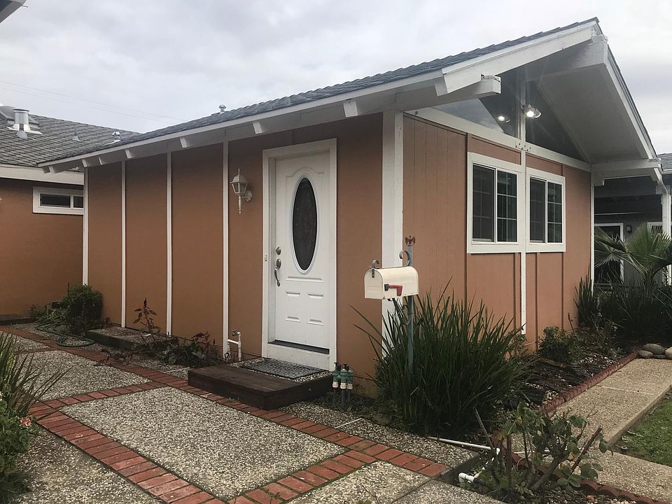 1st image of 1649 Hyacinth Ln
