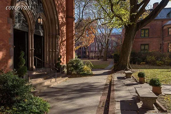 Sold by Corcoran | media 21