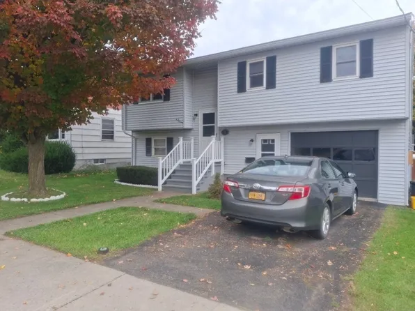 62 High St, Johnson City, NY 13790