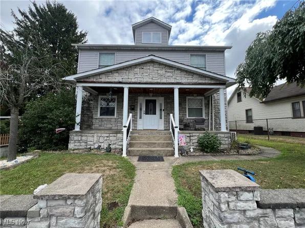 119 10th St SW, New Philadelphia, OH 44663