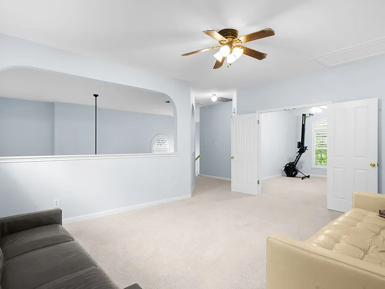 1318 Barton Crk — Photo 19