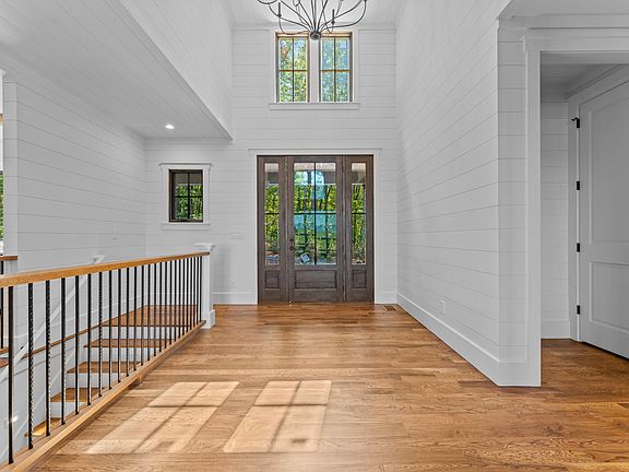 4th image of 906 New Settlers Way