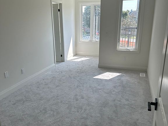4th image of 18 Gerry Henry Ln