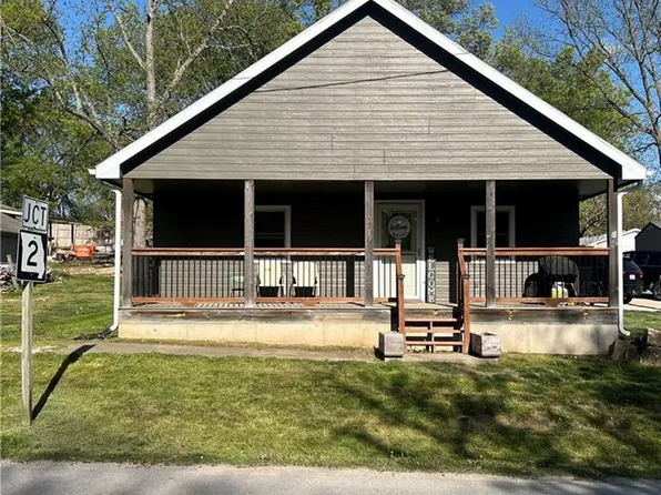 205 S Washington St, Freeman, MO 64746