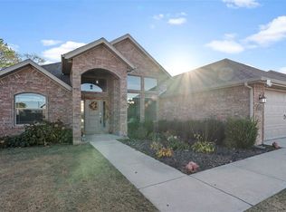 910 Sunset Ln, Centerton, AR 72719