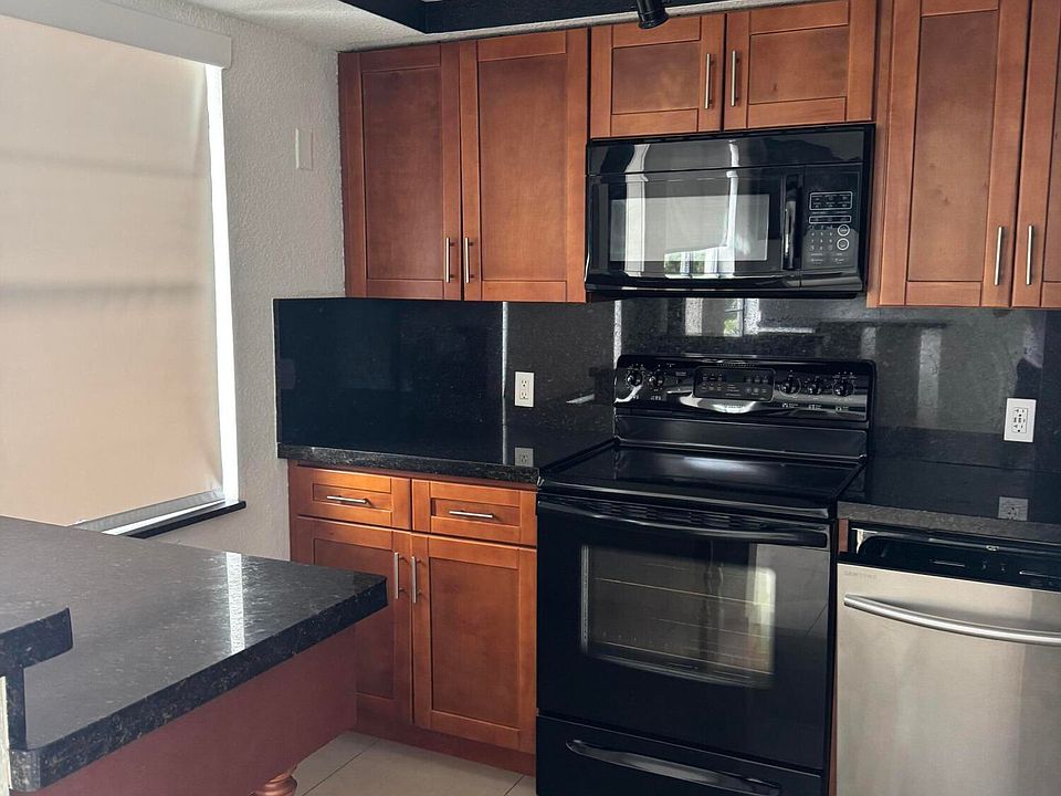1st image of 340 NW 19th St APT 200