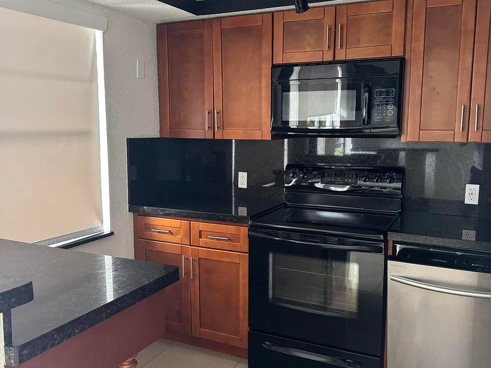 340 NW 19th St #200