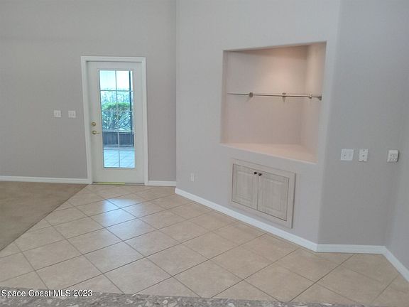 4th image of 1381 Blueberry Dr