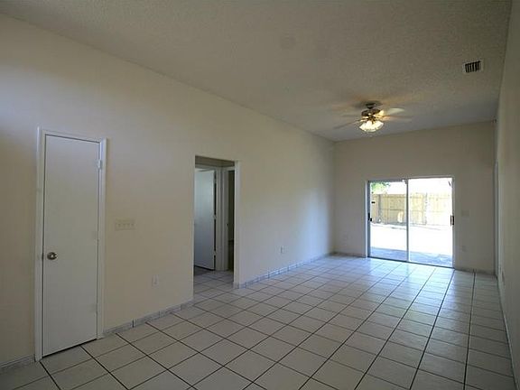 4th image of 11709 Sindlesham Ct #4