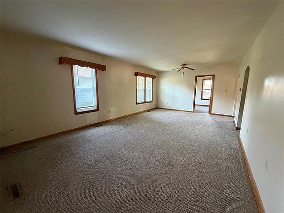 5th image of 220 5th Street
