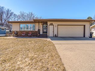 1216 Billings Dr, Bismarck, ND 58504