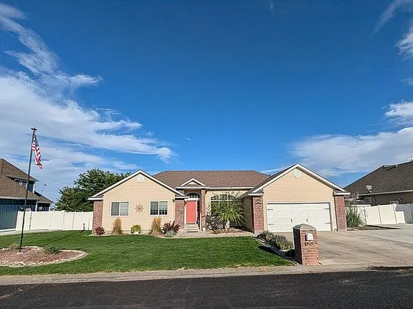 144 Greenbrier Dr, Heyburn, ID 83336