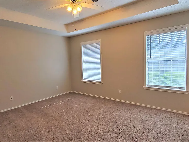 3117 N Bell Ave — Photo 21