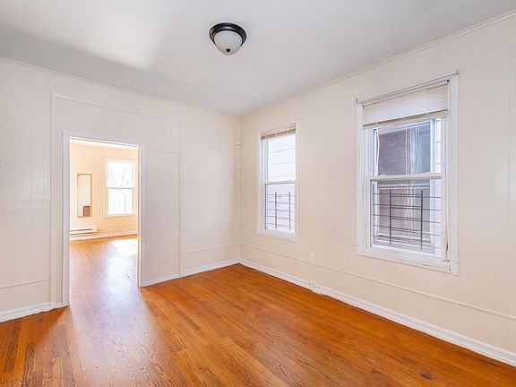 2nd image of 256 Clinton Ave