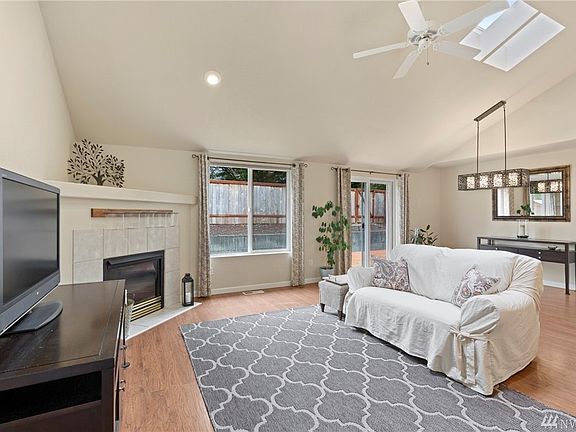 5th image of 8628 Sebastian Dr NE