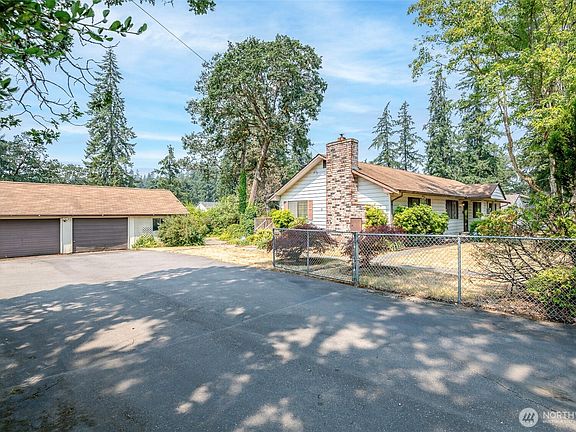 4th image of 16416 Spanaway Loop Road S