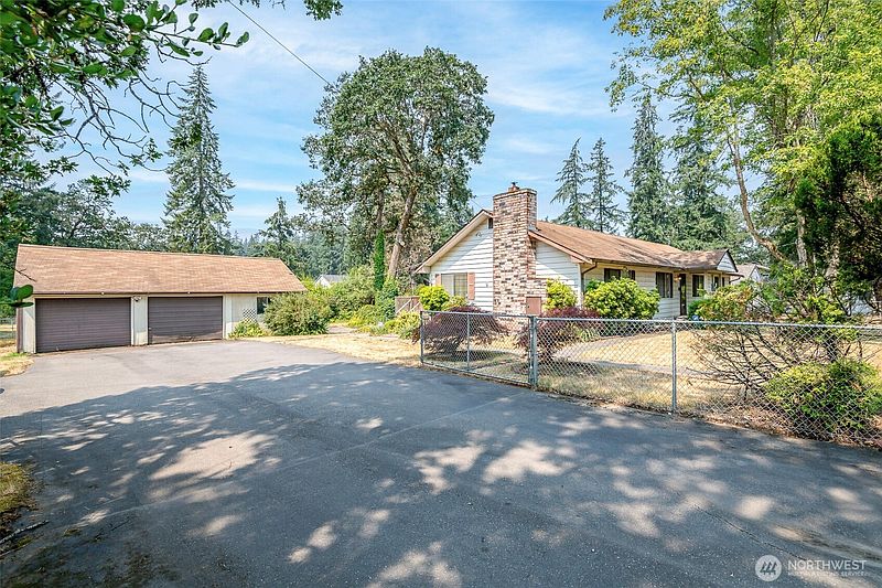 4th image of 16416 Spanaway Loop Road S