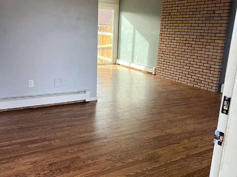 4907 Continental Pl — Photo 2