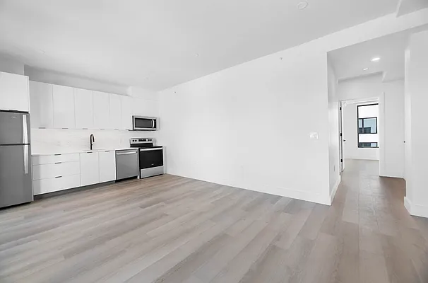 Rented by REAL New York | media 84