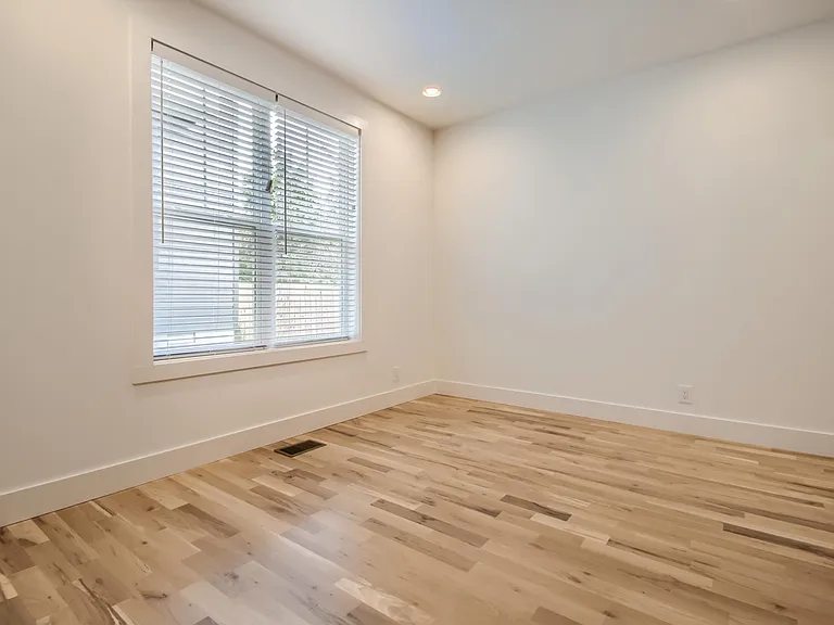 411 Serenity Ln — Photo 23