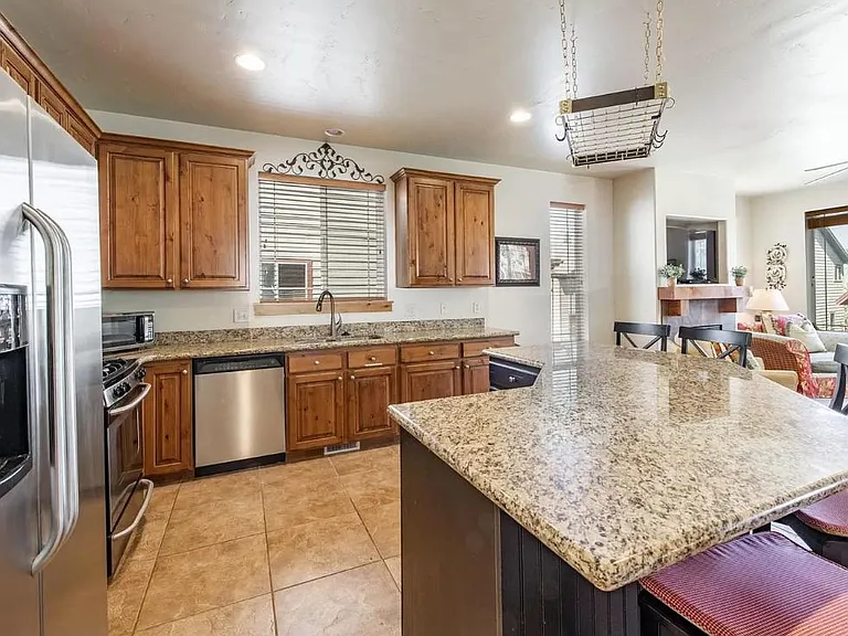 5640 Kodiak Way — Photo 12