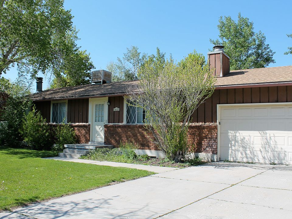 1st image of 1413 E Cedar Crest Dr