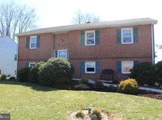 328 Longmeadow Rd, Lancaster, PA 17601