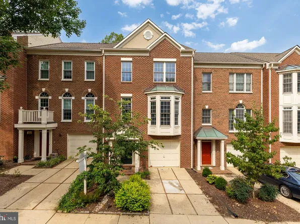 4024 Heatherstone Ct, Fairfax, VA 22030