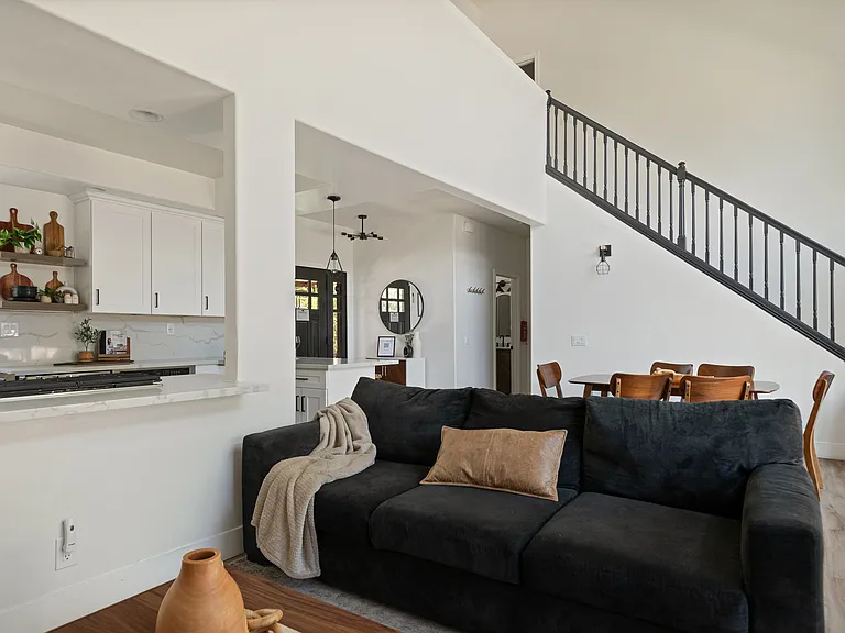 1498 Deer Way Dr — Photo 14
