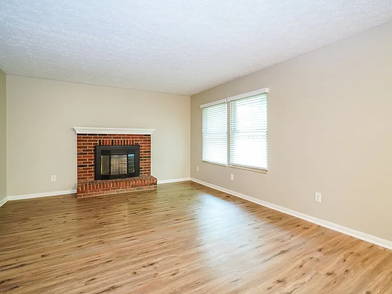 442 Rambling Brook Dr — Photo 8