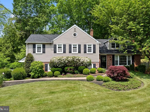 411 Heatherwood Ln, Devon, PA 19333