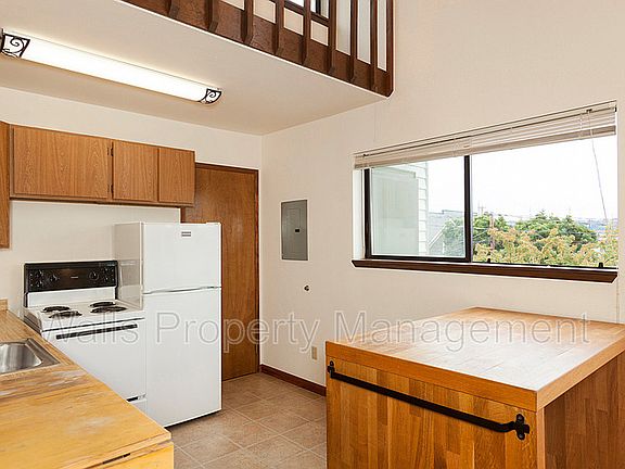 5th image of 922 NW 50th St Unit 6