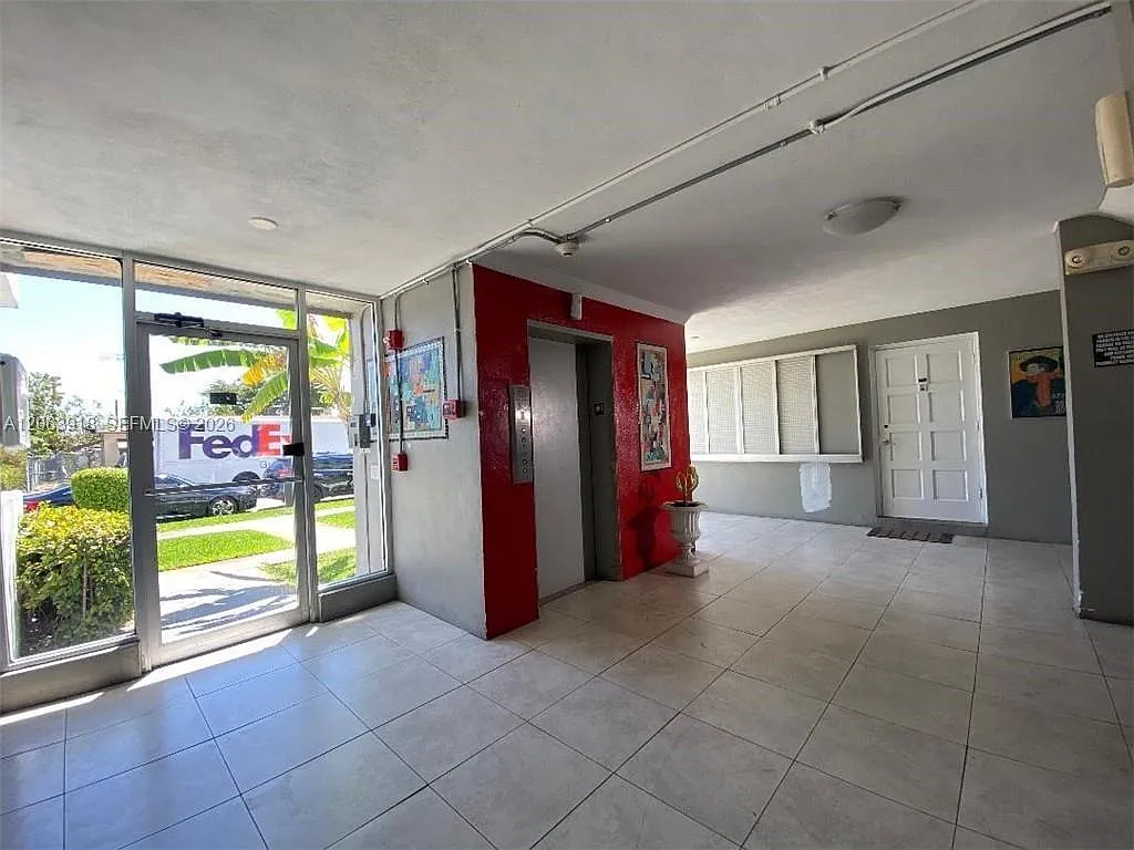 Plunkett Condo Apts — Photo 2
